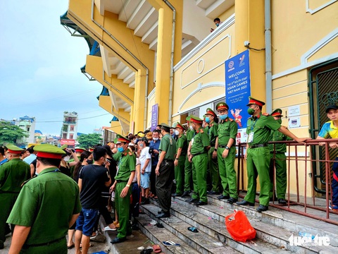 SEA Games 31 mang dấu ấn của các cổ động viên trên sân Thiên Trường - Ảnh 2. SEA Games 31 mang dấu ấn của các cổ động viên trên sân Thiên Trường - Ảnh 2.