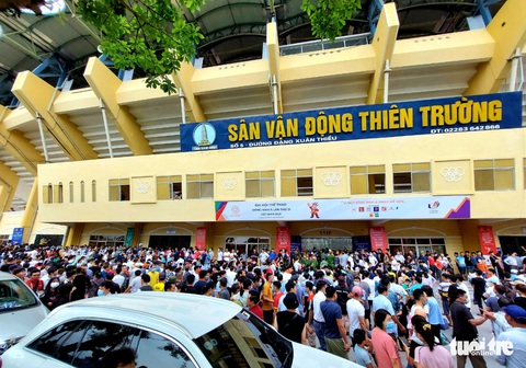 SEA Games 31 mang dấu ấn của các cổ động viên trên sân Thiên Trường - Ảnh 1. SEA Games 31 mang dấu ấn của các cổ động viên trên sân Thiên Trường - Ảnh 1.
