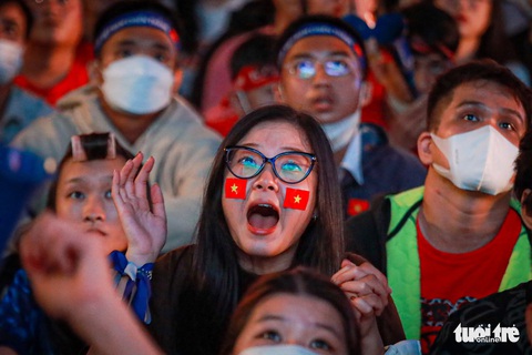 Người dân vui mừng chiến thắng của U23 Việt Nam - Ảnh 4. Người dân vui mừng chiến thắng của U23 Việt Nam - Ảnh 4.