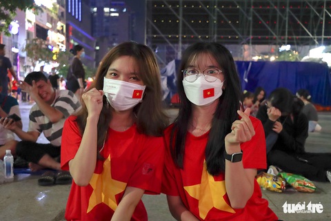 Người dân vui mừng chiến thắng của U23 Việt Nam - Ảnh 5. Người dân vui mừng chiến thắng của U23 Việt Nam - Ảnh 5.