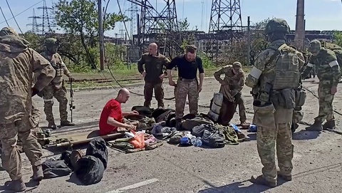 TIN THẾ GIỚI 19-5: Tiểu đoàn Azov chưa đầu hàng hết, Nga phải không kích tiếp - Ảnh 1. TIN THẾ GIỚI 19-5: Tiểu đoàn Azov chưa đầu hàng hết, Nga phải không kích tiếp - Ảnh 1.