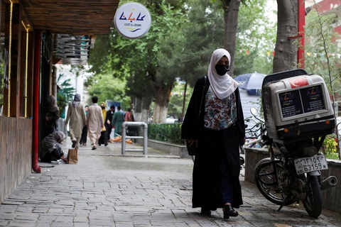 Taliban yêu cầu MC nữ trên truyền hình phải che mặt khi lên sóng - Ảnh 1. Taliban yêu cầu MC nữ trên truyền hình phải che mặt khi lên sóng - Ảnh 1.