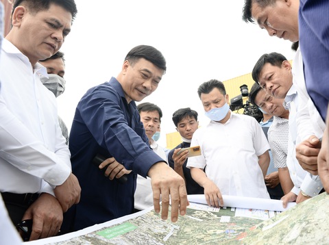 Chủ tịch UBND TP.HCM Phan Văn Mãi: 4 tỉnh thành sẽ bố trí đủ vốn làm đường vành đai 3 - Ảnh 2. Chủ tịch UBND TP.HCM Phan Văn Mãi: 4 tỉnh thành sẽ bố trí đủ vốn làm đường vành đai 3 - Ảnh 2.