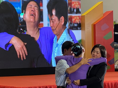 Như chưa hề có cuộc chia ly: Giọt nước mắt ngày chị em gặp lại sau 47 năm ly tán - Ảnh 4. Như chưa hề có cuộc chia ly: Giọt nước mắt ngày chị em gặp lại sau 47 năm ly tán - Ảnh 4.