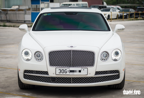 Bentley Flying Spur lăn bánh 8 năm vẫn có giá ngang Lexus LX600 mới - Ảnh 4. Bentley Flying Spur lăn bánh 8 năm vẫn có giá ngang Lexus LX600 mới - Ảnh 4.
