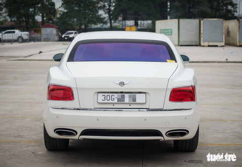 Bentley Flying Spur lăn bánh 8 năm vẫn có giá ngang Lexus LX600 mới - Ảnh 7. Bentley Flying Spur lăn bánh 8 năm vẫn có giá ngang Lexus LX600 mới - Ảnh 7.
