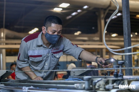 Tin sáng 2-5: Ai sẽ được tăng lương từ 1-7? Mưa từ miền Trung đến TP.HCM, Tây Nguyên, Nam Bộ - Ảnh 1. Tin sáng 2-5: Ai sẽ được tăng lương từ 1-7? Mưa từ miền Trung đến TP.HCM, Tây Nguyên, Nam Bộ - Ảnh 1.
