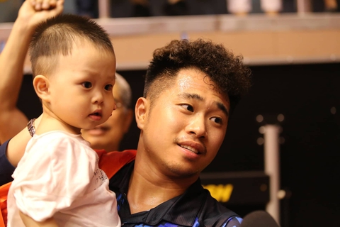 Nguyễn Đức Tuân giành HCV bóng bàn đơn nam ở SEA Games sau 19 năm - Ảnh 6. Nguyễn Đức Tuân giành HCV bóng bàn đơn nam ở SEA Games sau 19 năm - Ảnh 6.