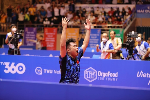 Nguyễn Đức Tuân giành HCV bóng bàn đơn nam ở SEA Games sau 19 năm - Ảnh 4. Nguyễn Đức Tuân giành HCV bóng bàn đơn nam ở SEA Games sau 19 năm - Ảnh 4.