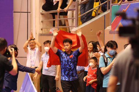 Nguyễn Đức Tuân giành HCV bóng bàn đơn nam ở SEA Games sau 19 năm - Ảnh 5. Nguyễn Đức Tuân giành HCV bóng bàn đơn nam ở SEA Games sau 19 năm - Ảnh 5.