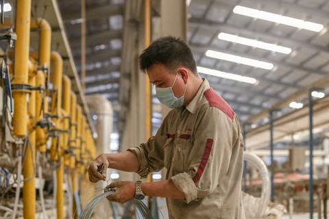 Đề nghị Chính phủ hỗ trợ tín dụng để công nhân không phải vay ‘tín dụng đen’ - Ảnh 1. Đề nghị Chính phủ hỗ trợ tín dụng để công nhân không phải vay ‘tín dụng đen’ - Ảnh 1.