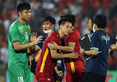 Hùng Dũng bị kiểm tra doping - Ảnh 2. Hùng Dũng bị kiểm tra doping - Ảnh 2.