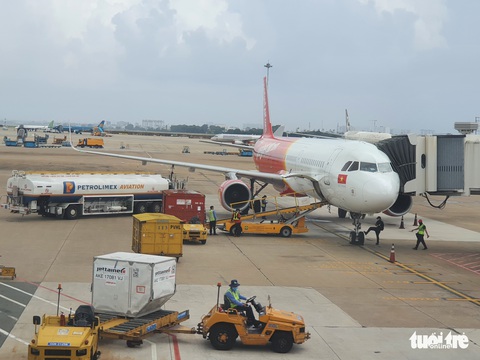 Khách nội địa phục hồi nhanh, quốc tế vẫn ì ạch, vì sao? - Ảnh 1. Khách nội địa phục hồi nhanh, quốc tế vẫn ì ạch, vì sao? - Ảnh 1.