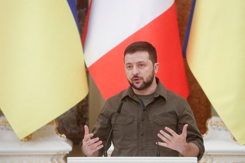 Tổng thống Zelensky: Chỉ ngoại giao mới chấm dứt được chiến tranh - Ảnh 1. Tổng thống Zelensky: Chỉ ngoại giao mới chấm dứt được chiến tranh - Ảnh 1.