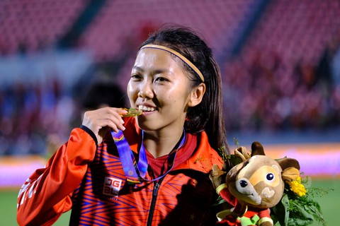 Tuyển nữ Việt Nam lần thứ 7 đoạt HCV SEA Games - Ảnh 9. Tuyển nữ Việt Nam lần thứ 7 đoạt HCV SEA Games - Ảnh 9.