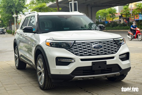 Ford Explorer Platinum hàng độc về Việt Nam, nhiều trang bị hơn chính hãng, giá 4 tỉ đồng - Ảnh 1. Ford Explorer Platinum hàng độc về Việt Nam, nhiều trang bị hơn chính hãng, giá 4 tỉ đồng - Ảnh 1.