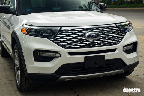 Ford Explorer Platinum hàng độc về Việt Nam, nhiều trang bị hơn chính hãng, giá 4 tỉ đồng - Ảnh 2. Ford Explorer Platinum hàng độc về Việt Nam, nhiều trang bị hơn chính hãng, giá 4 tỉ đồng - Ảnh 2.