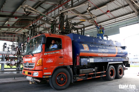 Giá xăng đối diện lần tăng thứ 5 liên tiếp vào ngày 23-5 - Ảnh 1. Giá xăng đối diện lần tăng thứ 5 liên tiếp vào ngày 23-5 - Ảnh 1.