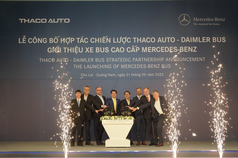 Thaco lắp ráp dòng xe buýt Mercedes-Benz tại Việt Nam - Ảnh 2. Thaco lắp ráp dòng xe buýt Mercedes-Benz tại Việt Nam - Ảnh 2.