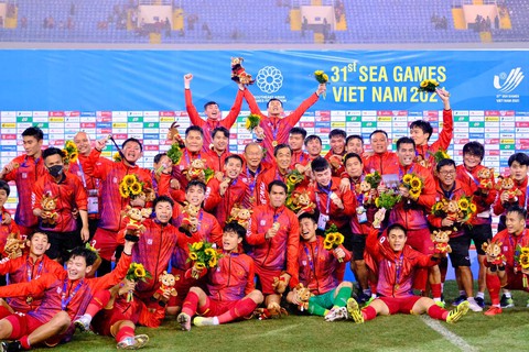 Đánh bại Thái Lan, U23 Việt Nam bảo vệ thành công chiếc HCV SEA Games - Ảnh 3. Đánh bại Thái Lan, U23 Việt Nam bảo vệ thành công chiếc HCV SEA Games - Ảnh 3.