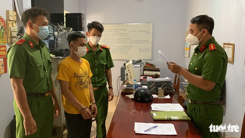 Bắt thêm thanh niên tham gia đánh trọng thương công an - Ảnh 1. Bắt thêm thanh niên tham gia đánh trọng thương công an - Ảnh 1.