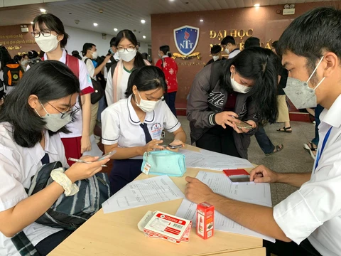 Thủ khoa thi đánh giá năng lực ĐH Quốc gia TP.HCM đợt 2 đạt 1.107 điểm - Ảnh 1. Thủ khoa thi đánh giá năng lực ĐH Quốc gia TP.HCM đợt 2 đạt 1.107 điểm - Ảnh 1.