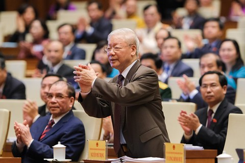 Chủ tịch Quốc hội đề nghị đánh giá tác động của tình hình chứng khoán, bất động sản - Ảnh 2. Chủ tịch Quốc hội đề nghị đánh giá tác động của tình hình chứng khoán, bất động sản - Ảnh 2.