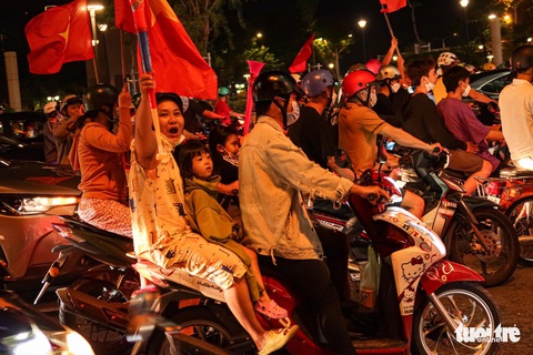 Cả nước tưng bừng mừng chiến thắng lộng lẫy của U23 Việt Nam - Ảnh 25. Cả nước tưng bừng mừng chiến thắng lộng lẫy của U23 Việt Nam - Ảnh 25.