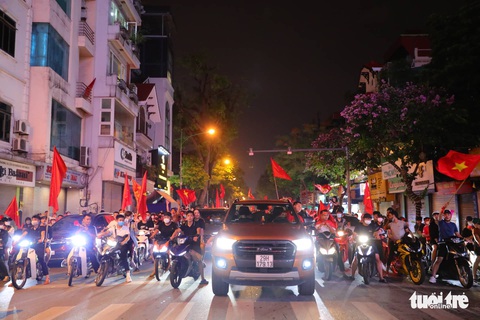 Cả nước tưng bừng mừng chiến thắng lộng lẫy của U23 Việt Nam - Ảnh 3. Cả nước tưng bừng mừng chiến thắng lộng lẫy của U23 Việt Nam - Ảnh 3.