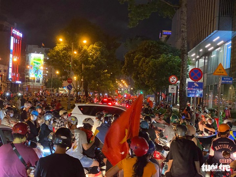 Cả nước tưng bừng mừng chiến thắng lộng lẫy của U23 Việt Nam - Ảnh 37. Cả nước tưng bừng mừng chiến thắng lộng lẫy của U23 Việt Nam - Ảnh 37.