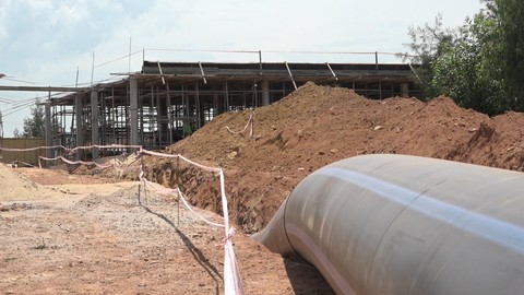 Dừng thi công đường ống xả thải không phép của Nhà máy bột giấy VNT19 - Ảnh 2. Dừng thi công đường ống xả thải không phép của Nhà máy bột giấy VNT19 - Ảnh 2.