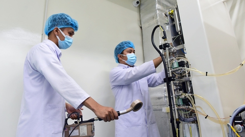 Máy chẩn đoán ung thư triệu đô trùm mền: Bộ Y tế chậm trễ cấp phép thuốc phóng xạ? - Ảnh 1. Máy chẩn đoán ung thư triệu đô trùm mền: Bộ Y tế chậm trễ cấp phép thuốc phóng xạ? - Ảnh 1.