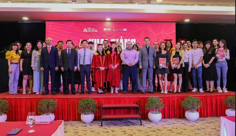 Giáo dục sau đại học khai phóng và ‘thực chiến’ - Ảnh 1. Giáo dục sau đại học khai phóng và ‘thực chiến’ - Ảnh 1.