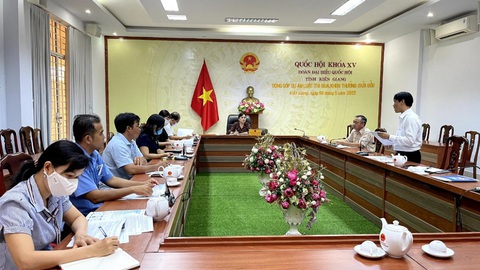 Ghi nhận đóng góp của ngành điện các tỉnh phía Nam - Ảnh 2. Ghi nhận đóng góp của ngành điện các tỉnh phía Nam - Ảnh 2.