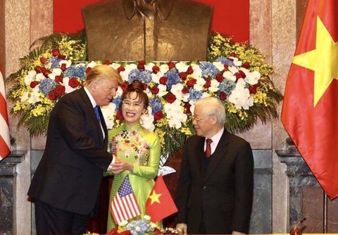 Thỏa thuận đặt hàng máy bay qua 3 đời Tổng thống Mỹ - Ảnh 3. Thỏa thuận đặt hàng máy bay qua 3 đời Tổng thống Mỹ - Ảnh 3.