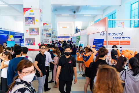 HUFLIT Job Fair 2022 - Cầu nối cung cấp nhân lực cho doanh nghiệp - Ảnh 4. HUFLIT Job Fair 2022 - Cầu nối cung cấp nhân lực cho doanh nghiệp - Ảnh 4.