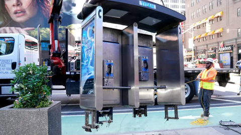 New York bỏ bốt điện thoại công cộng cuối cùng - Ảnh 2. New York bỏ bốt điện thoại công cộng cuối cùng - Ảnh 2.