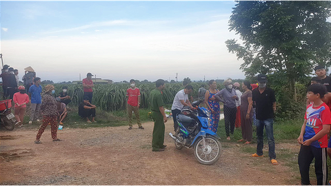 Đi bắt ốc, phát hiện thi thể bé sơ sinh dưới kênh nước - Ảnh 1. Đi bắt ốc, phát hiện thi thể bé sơ sinh dưới kênh nước - Ảnh 1.