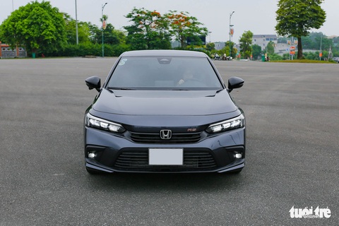 ‘Nhặt sạn’ Honda Civic 2022: Camera mờ ảo, cabin ồn, cảm xúc lái khó chê ở tầm giá gần 1 tỉ - Ảnh 2. ‘Nhặt sạn’ Honda Civic 2022: Camera mờ ảo, cabin ồn, cảm xúc lái khó chê ở tầm giá gần 1 tỉ - Ảnh 2.