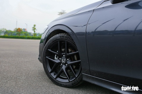 ‘Nhặt sạn’ Honda Civic 2022: Camera mờ ảo, cabin ồn, cảm xúc lái khó chê ở tầm giá gần 1 tỉ - Ảnh 10. ‘Nhặt sạn’ Honda Civic 2022: Camera mờ ảo, cabin ồn, cảm xúc lái khó chê ở tầm giá gần 1 tỉ - Ảnh 10.