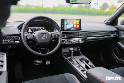 ‘Nhặt sạn’ Honda Civic 2022: Camera mờ ảo, cabin ồn, cảm xúc lái khó chê ở tầm giá gần 1 tỉ - Ảnh 3. ‘Nhặt sạn’ Honda Civic 2022: Camera mờ ảo, cabin ồn, cảm xúc lái khó chê ở tầm giá gần 1 tỉ - Ảnh 3.