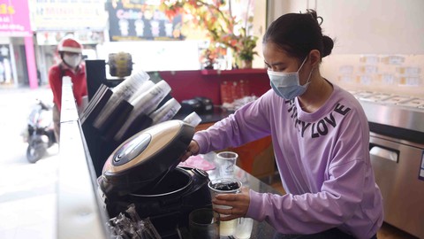 Khó khăn tăng nhưng sinh viên vay vốn học giảm, vì sao? - Ảnh 3. Khó khăn tăng nhưng sinh viên vay vốn học giảm, vì sao? - Ảnh 3.