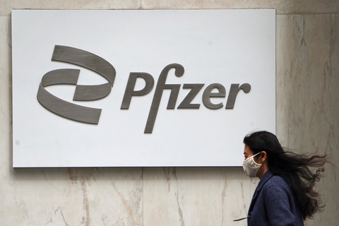 Pfizer muốn bán thuốc ‘phi lợi nhuận’ cho các nước nghèo nhất - Ảnh 1. Pfizer muốn bán thuốc ‘phi lợi nhuận’ cho các nước nghèo nhất - Ảnh 1.