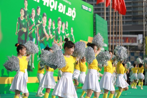 Hàng ngàn học sinh Khánh Hòa được tiếp ý chí tại Ngày hội đi bộ MILO 2022 - Ảnh 2. Hàng ngàn học sinh Khánh Hòa được tiếp ý chí tại Ngày hội đi bộ MILO 2022 - Ảnh 2.
