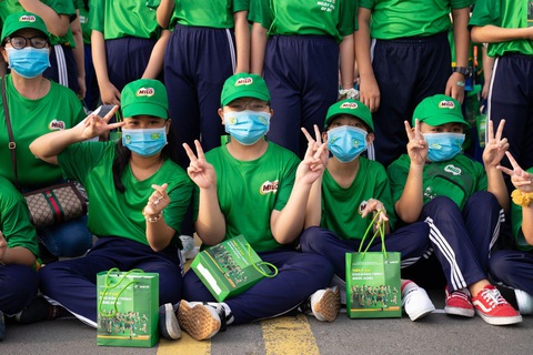 Hàng ngàn học sinh Khánh Hòa được tiếp ý chí tại Ngày hội đi bộ MILO 2022 - Ảnh 8. Hàng ngàn học sinh Khánh Hòa được tiếp ý chí tại Ngày hội đi bộ MILO 2022 - Ảnh 8.