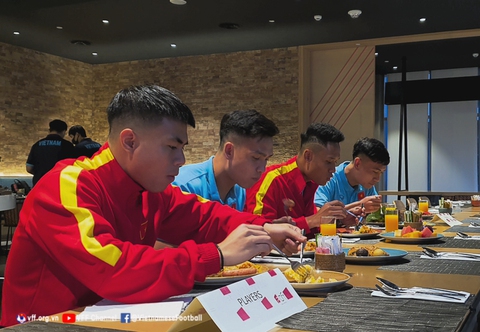 U23 Việt Nam có bếp trưởng người Việt tại UAE - Ảnh 1. U23 Việt Nam có bếp trưởng người Việt tại UAE - Ảnh 1.