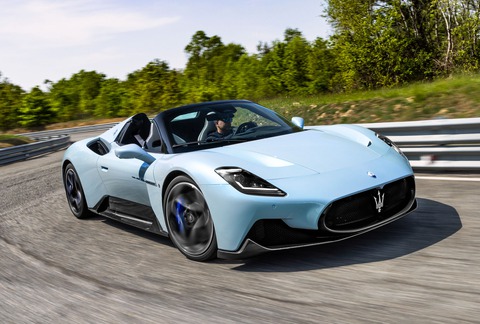 Maserati MC20 Cielo - siêu xe mui trần duy nhất thay đổi trần từ trong suốt sang mờ đục - Ảnh 4. Maserati MC20 Cielo - siêu xe mui trần duy nhất thay đổi trần từ trong suốt sang mờ đục - Ảnh 4.