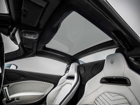 Maserati MC20 Cielo - siêu xe mui trần duy nhất thay đổi trần từ trong suốt sang mờ đục - Ảnh 2. Maserati MC20 Cielo - siêu xe mui trần duy nhất thay đổi trần từ trong suốt sang mờ đục - Ảnh 2.