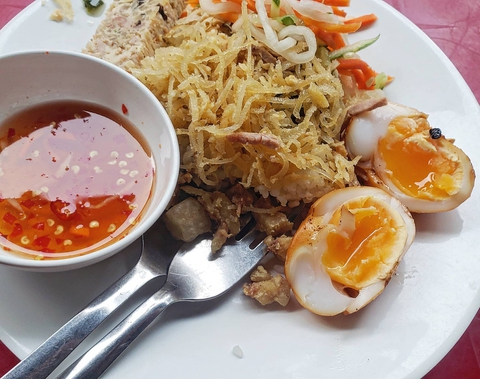 Tôi từng ăn cơm tấm Sài Gòn để bớt... đói - Ảnh 4. Tôi từng ăn cơm tấm Sài Gòn để bớt... đói - Ảnh 4.