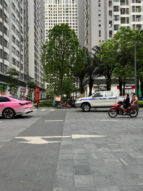 Phát hiện bốn người cùng một gia đình tử vong trong căn hộ - Ảnh 1. Phát hiện bốn người cùng một gia đình tử vong trong căn hộ - Ảnh 1.
